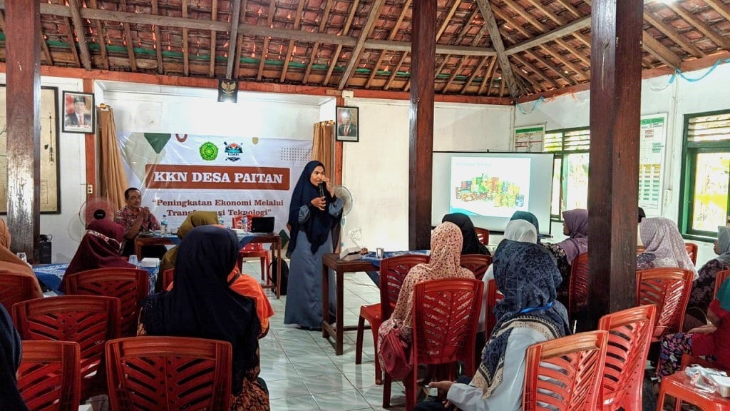 Mahasiswa KKN-T Kelompok 38 Universitas Muhammadiyah Purworejo Gelar Sosialisasi Pemberdayaan UMKM  Melalui Digital Marketing dan Sertifikasi Halal di Desa Paitan