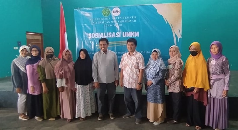 Dukung UMKM, Mahasiswa KKN-T UM Purworejo Gelar Sosialisasi Digital Marketing di Desa Kemiri Kidul